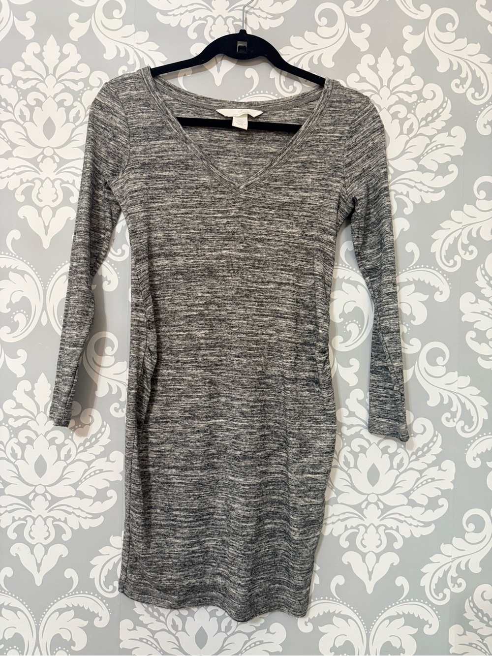 💫4/$25 • H&M Mama Gray Melange Long-sleeve V-neck Maternity Bodycon Mini Dress